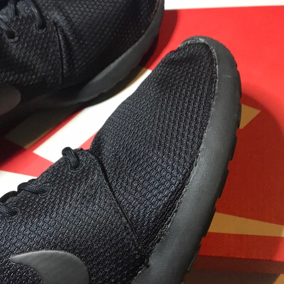 Women’s Nike Rosherun - Picture 6 of 8